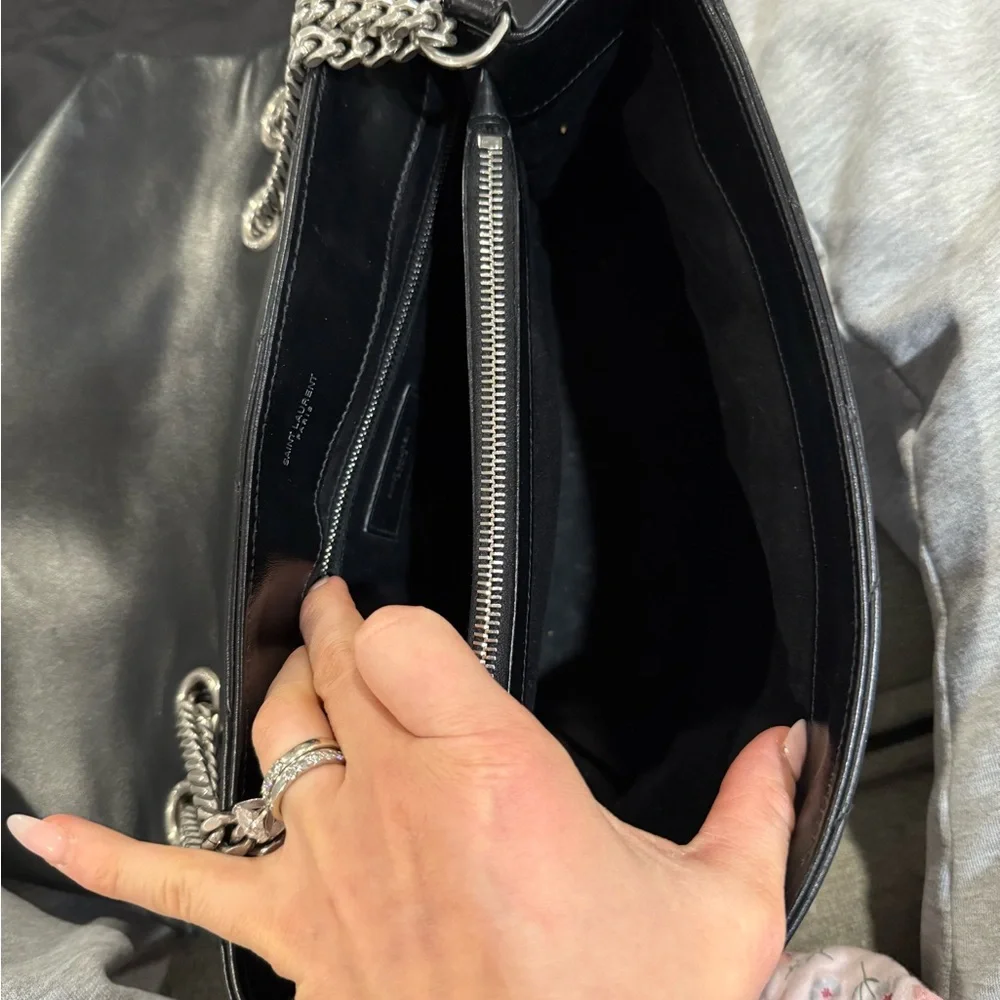Saint Laurent Medium Loulou Matelassé Leather Shoulder Bag - Picture 10 of 16